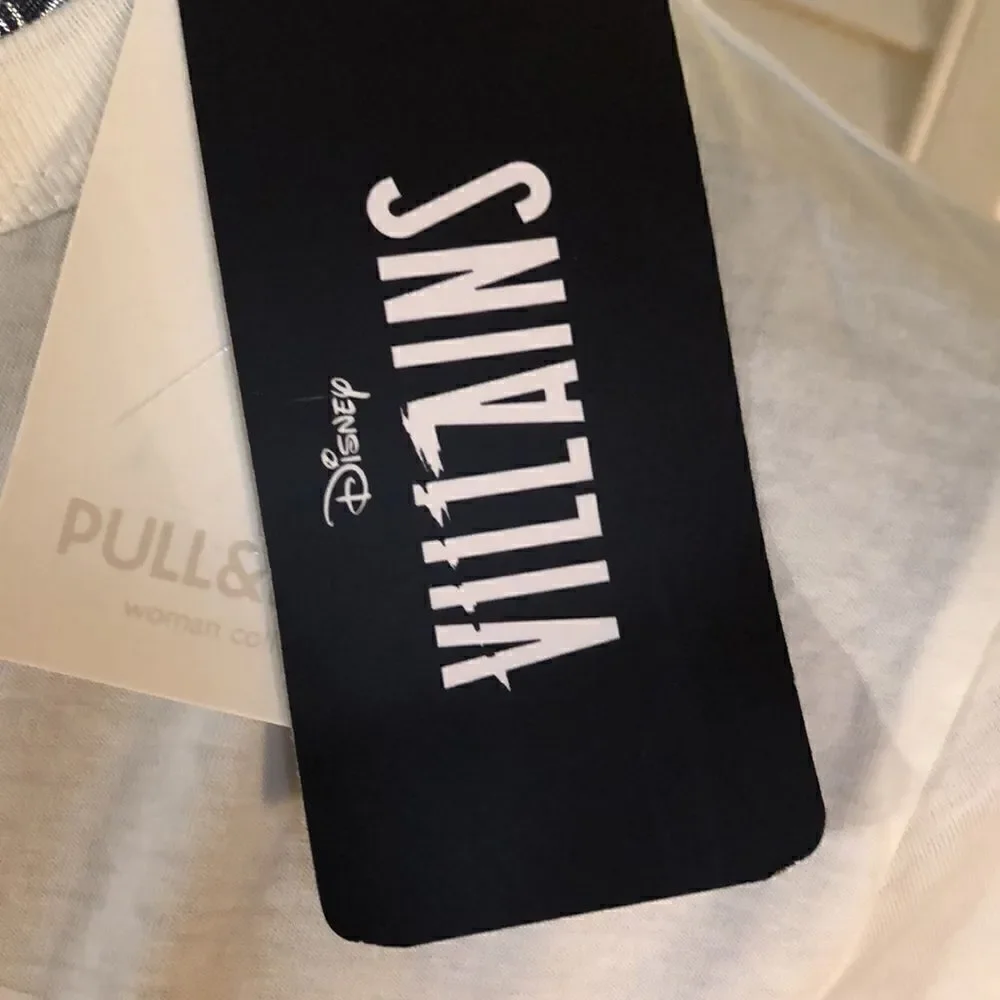 NWT Disney Villains 🦹‍♀️ Evil Queen Text Thread 🧵 T Shirt.